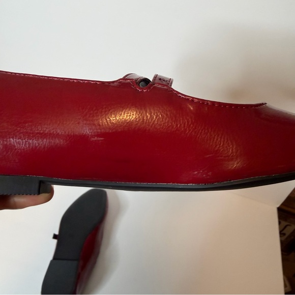 New Steve Madden Women's Mary-Jane Ballet Patent Flats in burgundy Red Size 8 - Picture 11 of 12